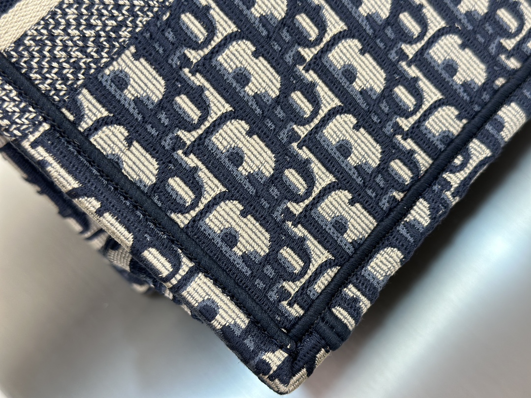 a1b543bc09704163ce6f223bbc808e3a_1737036289_3687.jpg