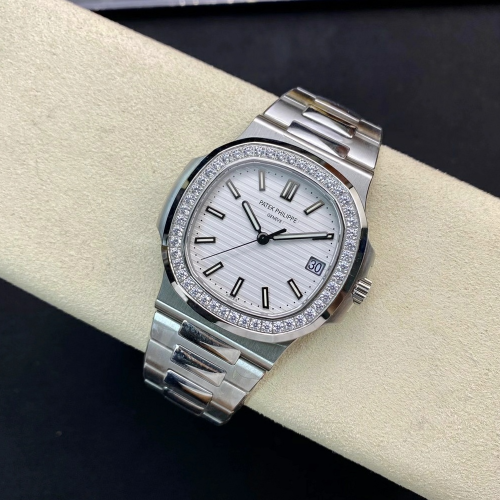 PPF공장 파텍필립 노틸러스 화이트 다이얼 바게트 다이아 베젤 5711