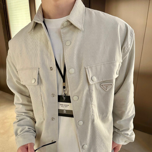 프라다 트라이앵글 로고 핀웨일 코듀로이 셔츠