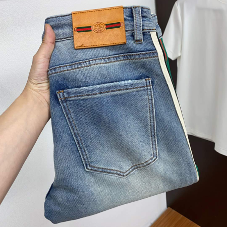 구찌 25SS 사이드 라인 데님 워싱 팬츠