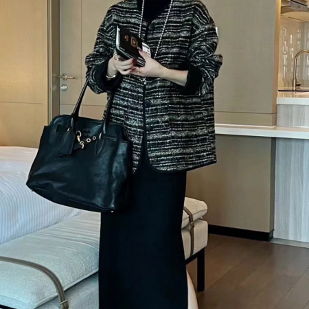 미우미우 아방뛰르 나파 가죽 백 블랙