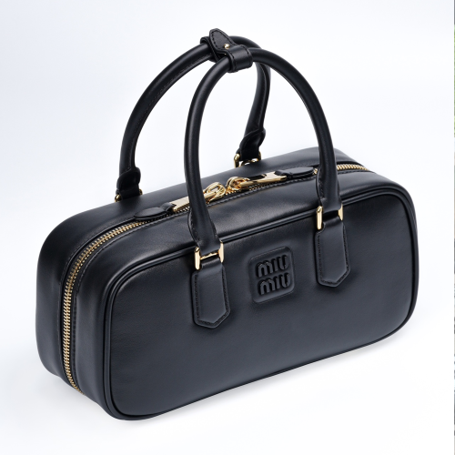 미우미우 블랙 미디엄 나파 가죽 가방