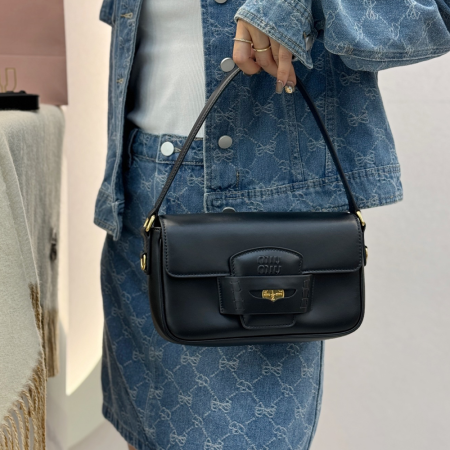 미우미우 페니 나파 가죽 숄더백 블랙