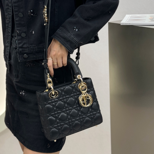 디올 레이디 디올 스몰 백 블랙 금장