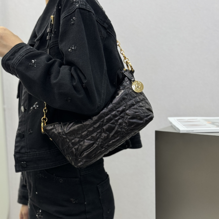 디올 스타 체인  미디엄 파우치 레더