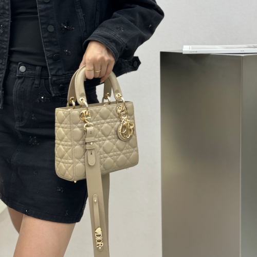 디올 레이디 디올 미디엄 백 ABC 스몰 밀크티 골드버클