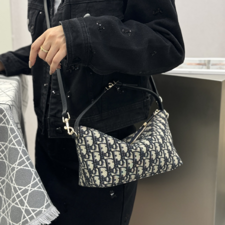 디올 트래블 노마드 파우치 블루 디올 오블리크 자카드