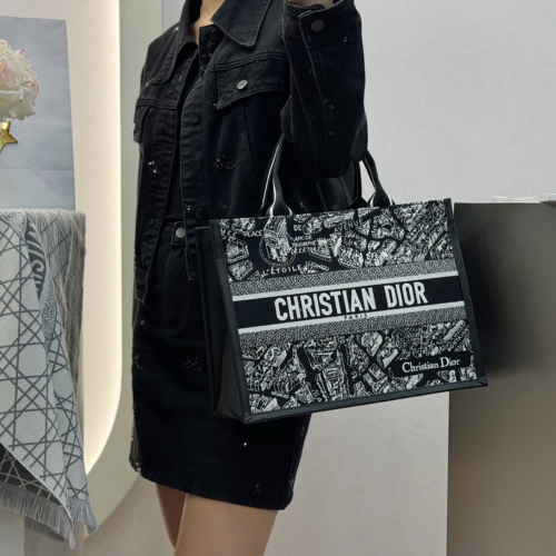 디올 미디엄 북 토트백 블랙 화이트 플랜 드 파리 자수