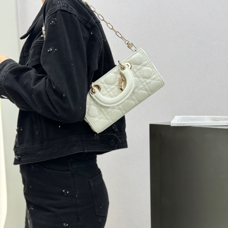 디올 스몰 레이디 디조이 백 라떼