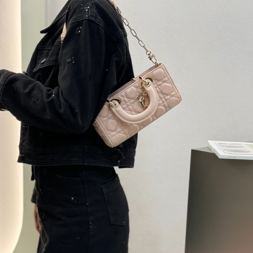 디올 스몰 레이디 디조이 백 파우더 핑크