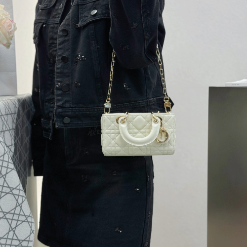 디올 마이크로 레이디 디조이 백 라떼