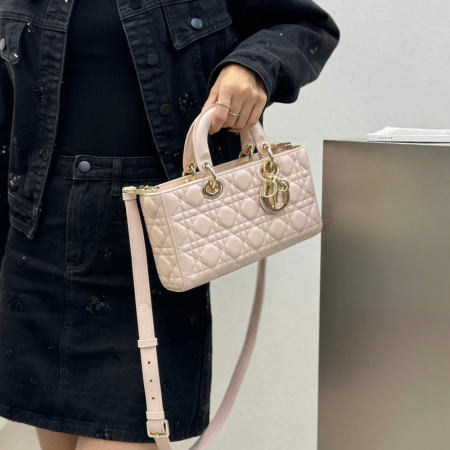 디올 미디엄 레이디 디조이 백 파우더 핑크