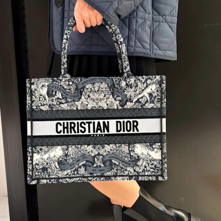 디올 미디엄 북 토트백 어라운드 더 월드 모티프 자수 블루 화이트