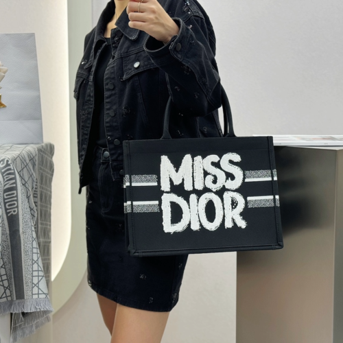 디올 미디엄 북 토트백 그래피티 블루 화이트