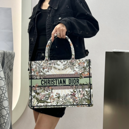 디올 미디엄 북 토트백 M1286ZEBI_M20E