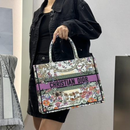 디올 미디엄 북 토트백 M1296ZEBH_M20E