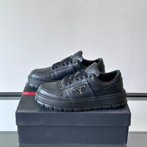 프라다 패딩 나파 레더 레이스업 스니커즈 블랙