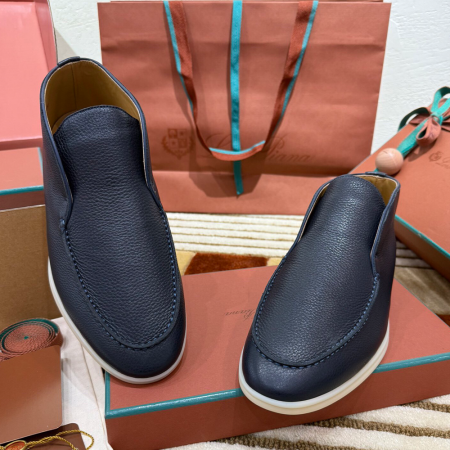 로로피아나 레더 오픈 워크 처카 부츠 네이비