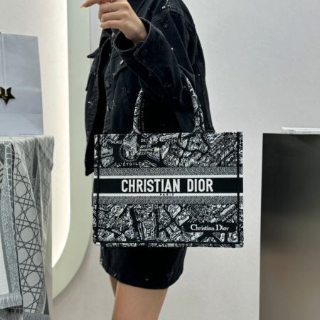 디올 미디엄 북 토트백 블랙 화이트 플랜 드 파리 자수