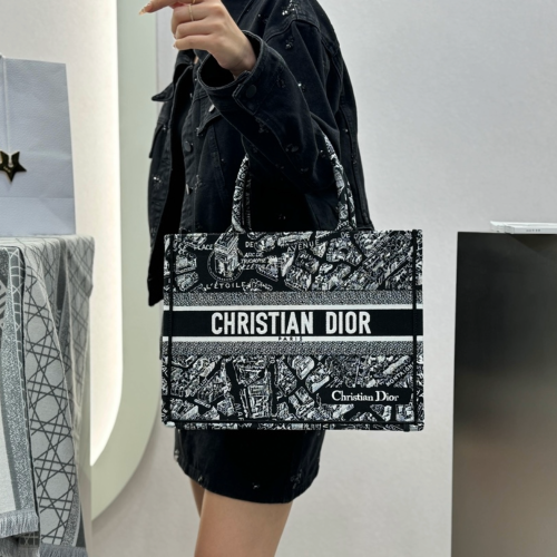 디올 미디엄 북 토트백 블랙 화이트 플랜 드 파리 자수