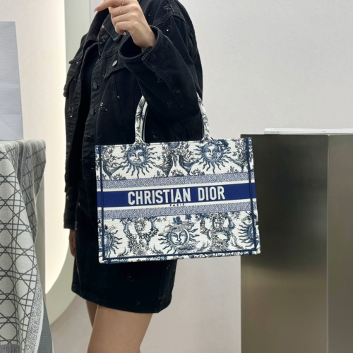 디올 미디엄 북 토트백 화이트 네이비 블루 쏠레이