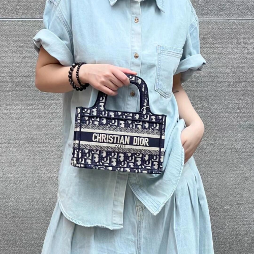 디올 미니 북 토트백 네이비 블루 오블리크 자수