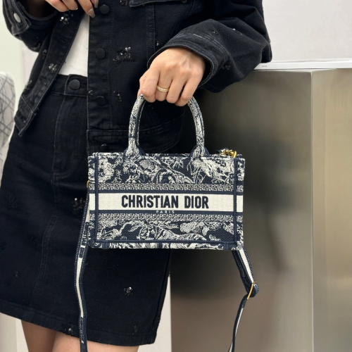 디올 미니 북 토트백 네이비 블루 트왈 드 주이 자수