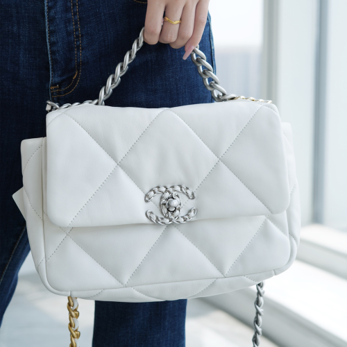 팬더샵 샤넬 램스킨 19 플랩백 스몰 화이트 실버버클