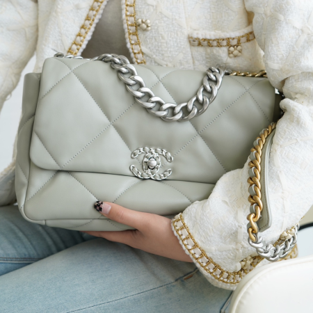 팬더샵 샤넬 램스킨 19 플랩백 미디움 라이트 그레이 실버버클