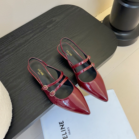 셀린느 25SS 오픈 버건디 유광 레더 샌들