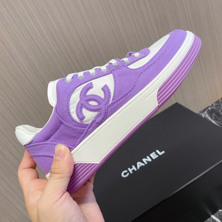 샤넬 스웨이드 키드스킨 & 퍼플 화이트 스니커즈