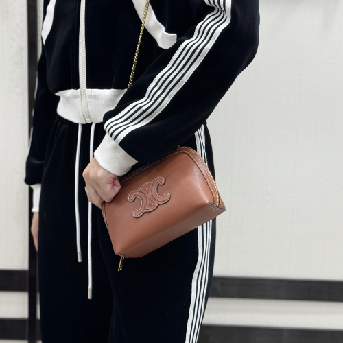 셀린느 퀴르 트리옹프 체인 클러치 브라운