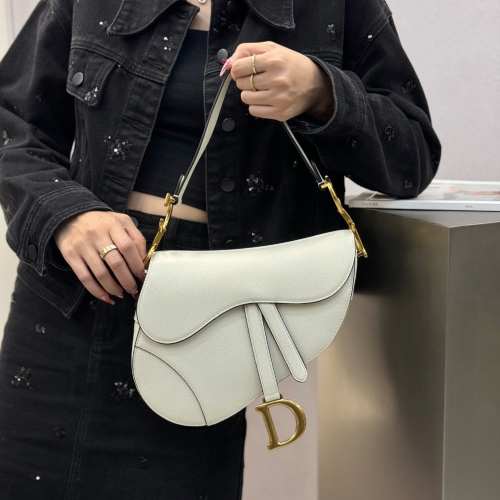 디올 미디엄 새들 스트랩 백 라떼