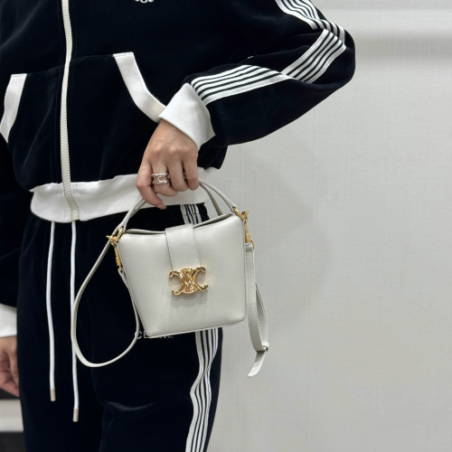 셀린느 트리오페 미니 버킷백 화이트 10K943