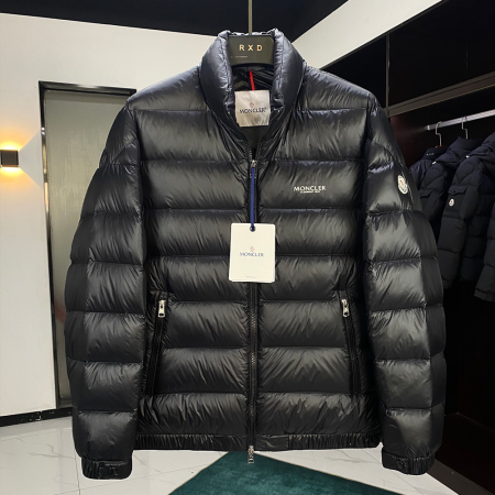 몽클레어 1952 하기 쇼트 경량 패딩 블랙