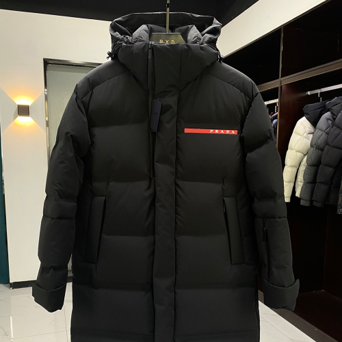 프라다 라이트 리나일론 다운 코트 블랙