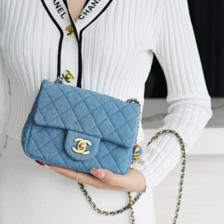 팬더샵 샤넬 22C 골드볼 쁘띠삭 금장 뉴미니