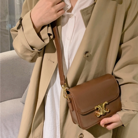 셀린느 트리옹프 클래식 샤이니 숄더백 스몰 브라운 188423