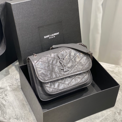 생로랑 니키 숄더백 그레이 533037