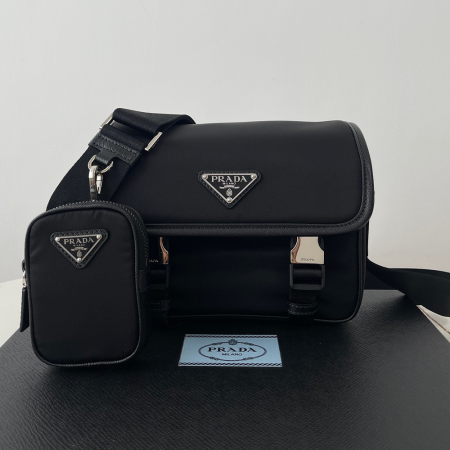 프라다 포켓 리나일론 숄더백 22 블랙 1BD334