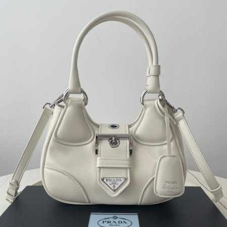 프라다 패딩 문 숄더백 화이트 1BA381