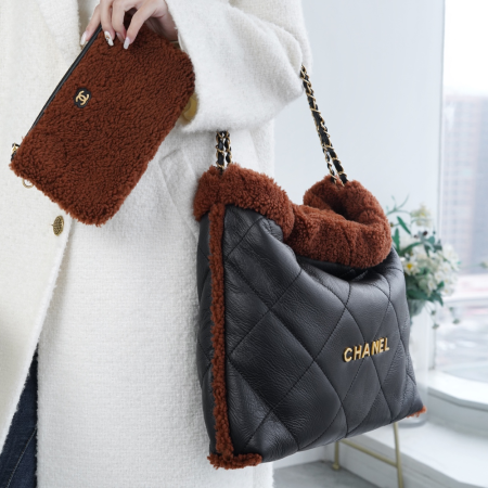 팬더샵 샤넬 23B 시어링 램스킨 22백 블랙 브라운