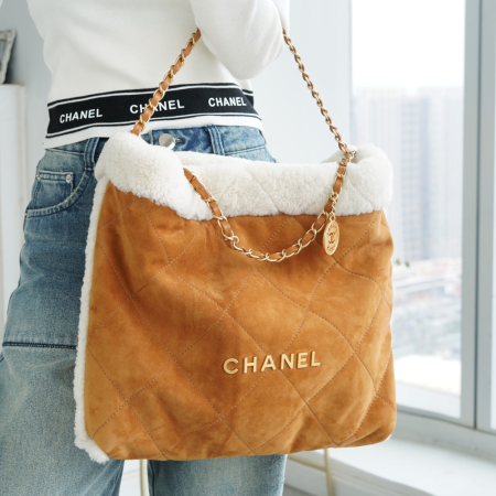 팬더샵 샤넬 23B 시어링 램스킨 22백 카라멜 화이트