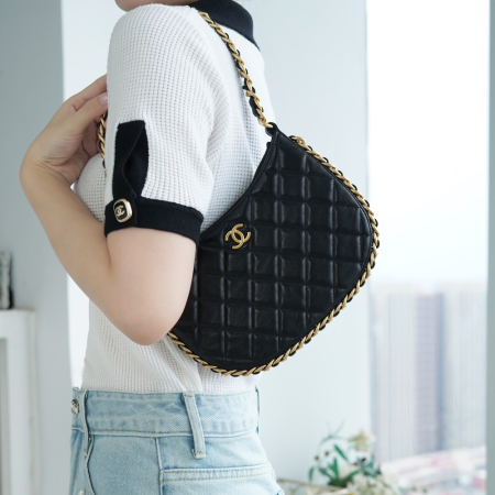 팬더샵 샤넬 23B 호보 백 미디움 블랙