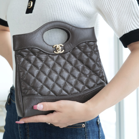 팬더샵 샤넬 23A 31백 미니 브라운