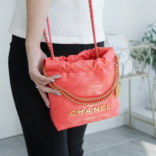 팬더샵 샤넬 23SS 뉴 22백 미니 오렌지 레드 금장