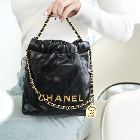 팬더샵 샤넬 23SS 뉴 22백 미니 블랙 금장