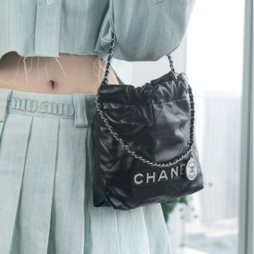 팬더샵 샤넬 23SS 뉴 22백 미니 블랙 은장