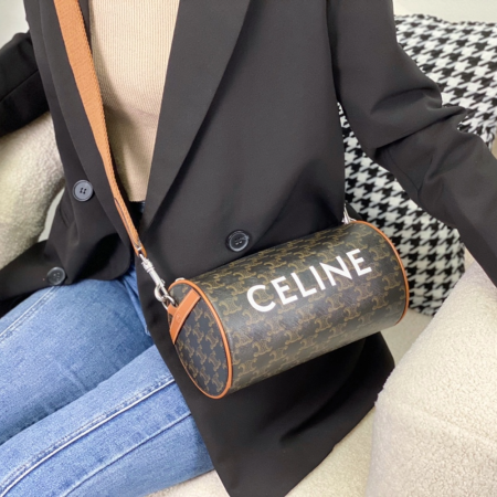 셀린느 실린더 트리오페 캔버스 탠 숄더백 110052