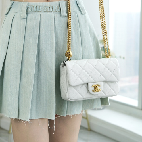 팬더샵 샤넬 클래식 하트볼 플랩백 미니 화이트